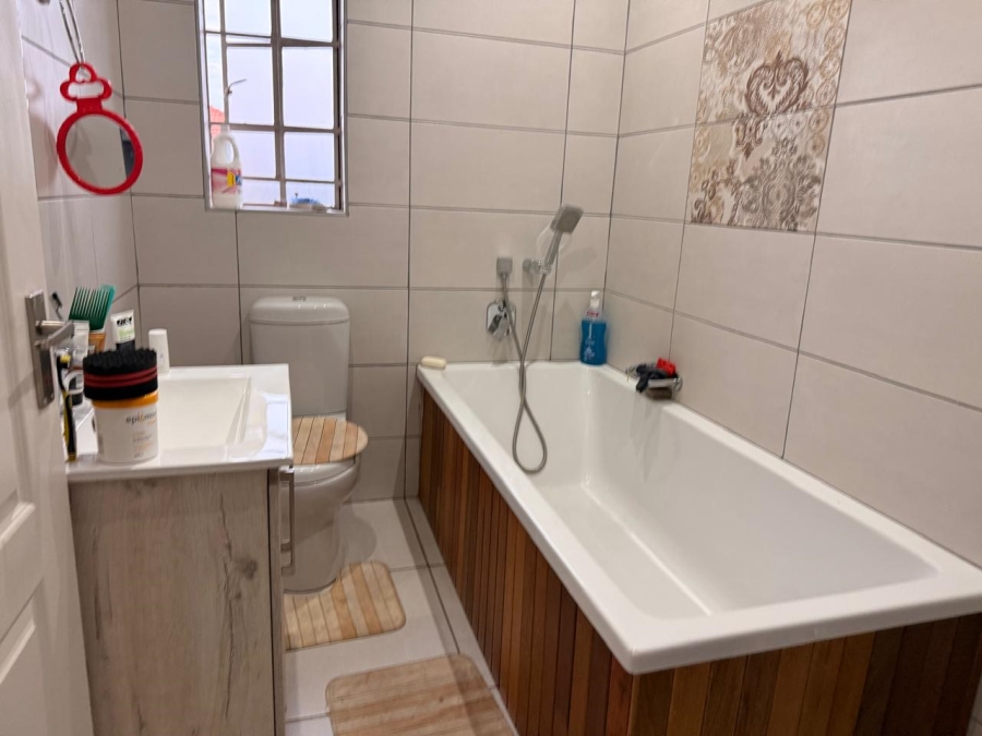 3 Bedroom Property for Sale in Waterkloof East North West